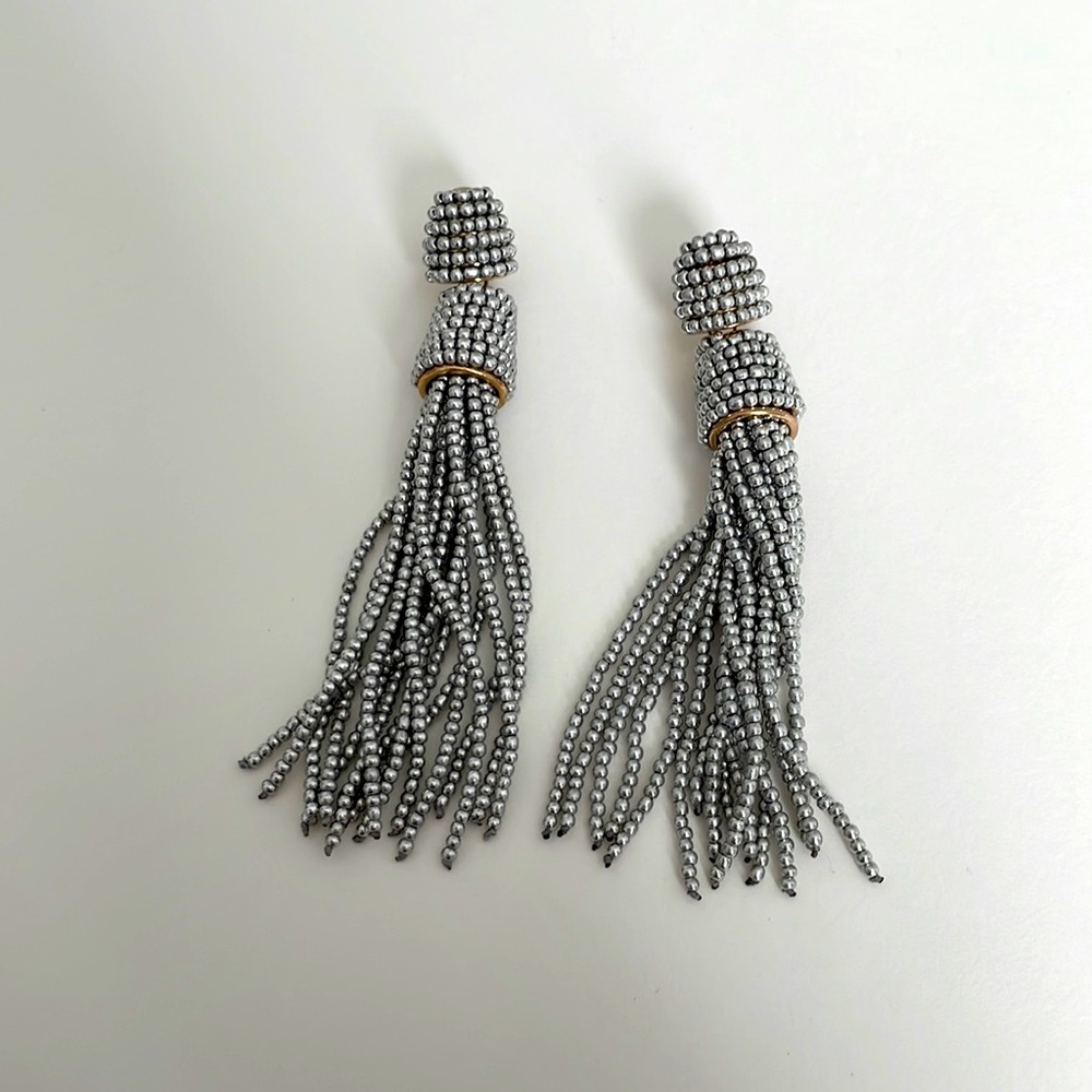Silver Tassel Earring 🥂
